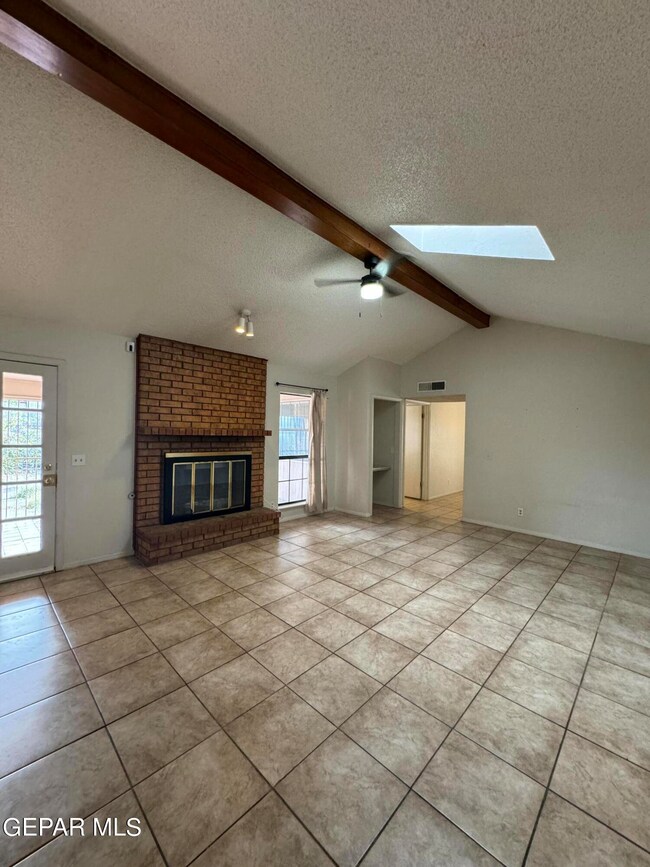 386 Mccune Rd unit A, El Paso, TX 79915 - photo 6