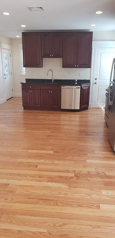 11 Fenwick St unit 2, Somerville, MA 02145 - photo 3