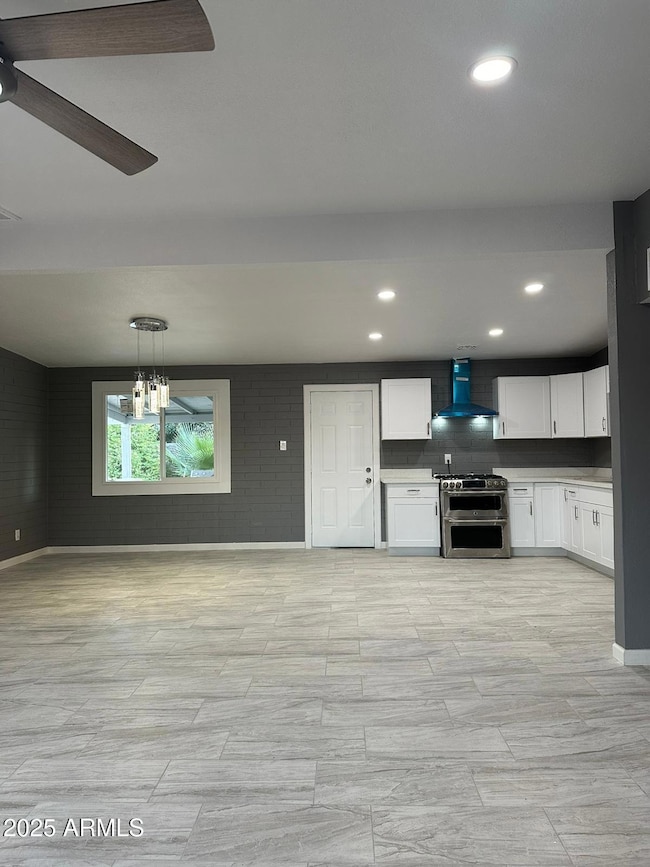 kitchen vew from greatroom (1)