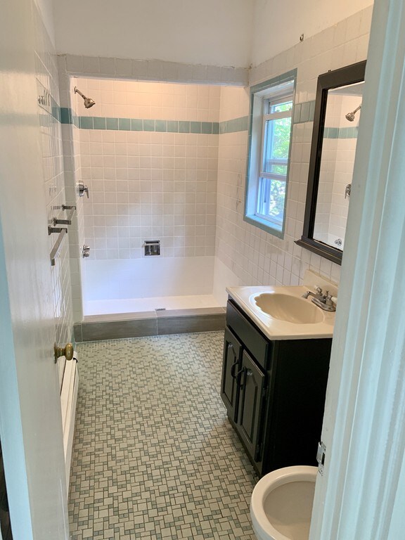 336 Metropolitan Ave unit 1, Roslindale, MA 02131 - photo 6