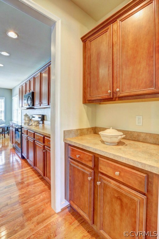 Butler's pantry (including closet not pictured) an