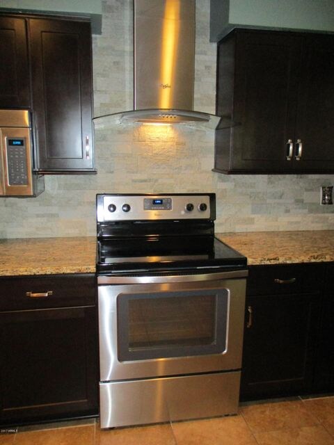 2247 E Harmony Ave Stove and range hood