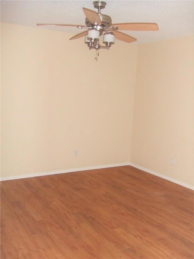 2800 Swisher St unit 217, Austin, TX 78705 - photo 4