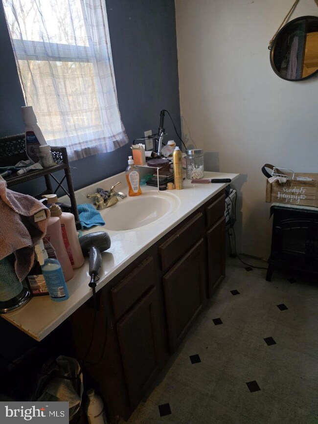 151 Horseshoe Dr, Max Meadows, VA 24360 - photo 6