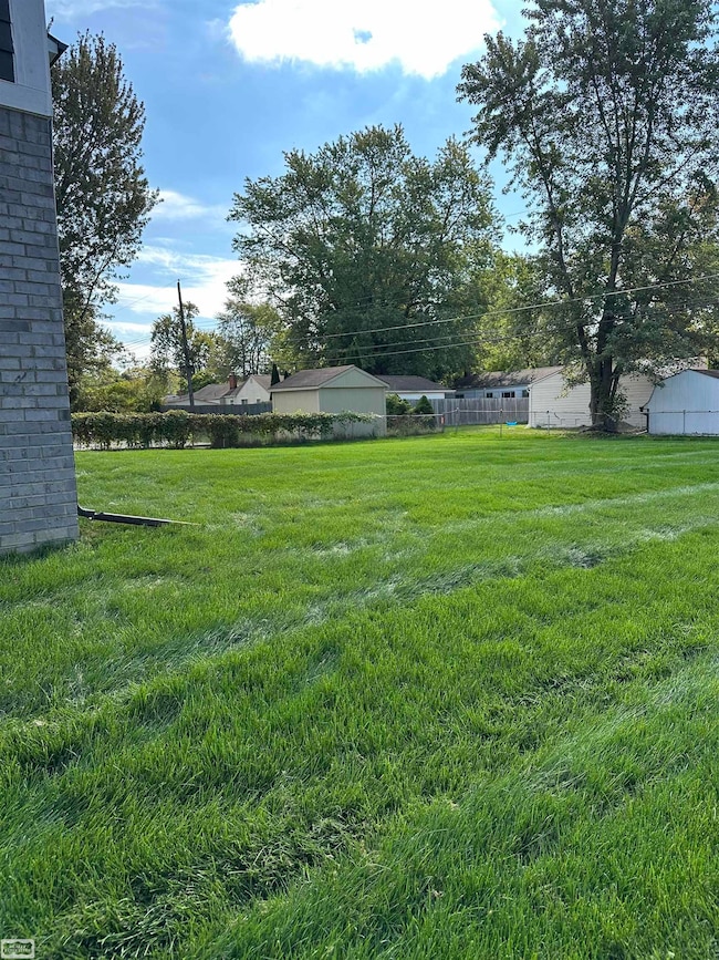 22704 Euclid St, Saint Clair Shores, MI 48082 - photo 2