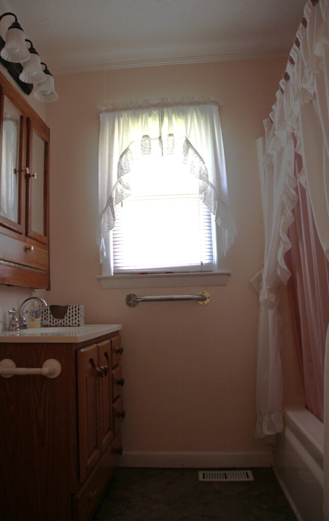 241 Sparta Ave, Doyle, TN 38559 - photo 7