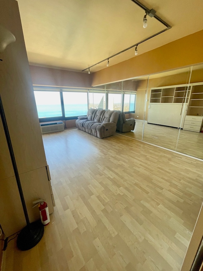 175 E Delaware Place unit 5108, Chicago, IL 60611 - photo 4