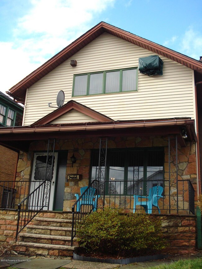110 S Bromley Ave, Scranton, PA 18504 - photo 2