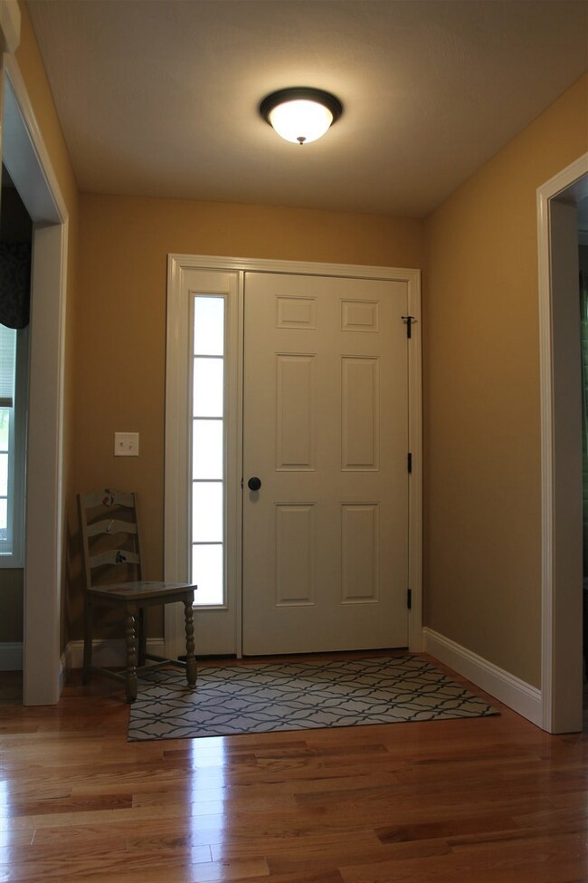 9 Seavey Dr, Auburn, NH 03032 - photo 2