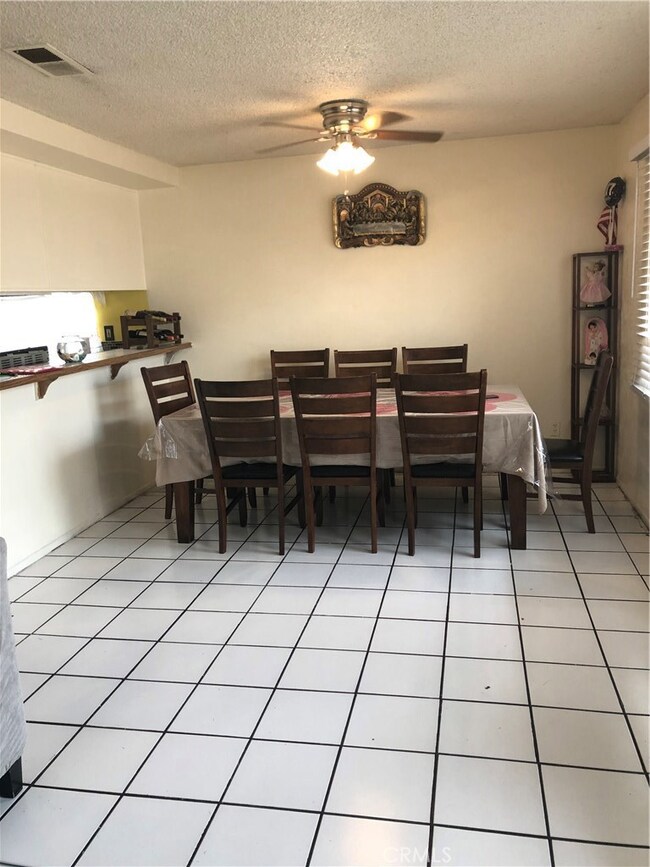 623 W Palm St, Compton, CA 90220 - photo 7