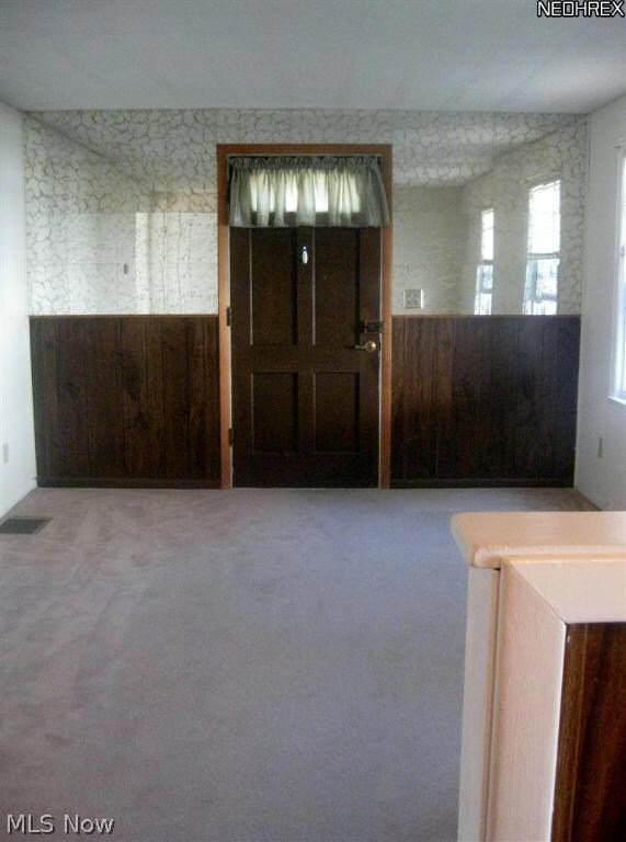 2558 E 37th St, Lorain, OH 44055 - photo 4