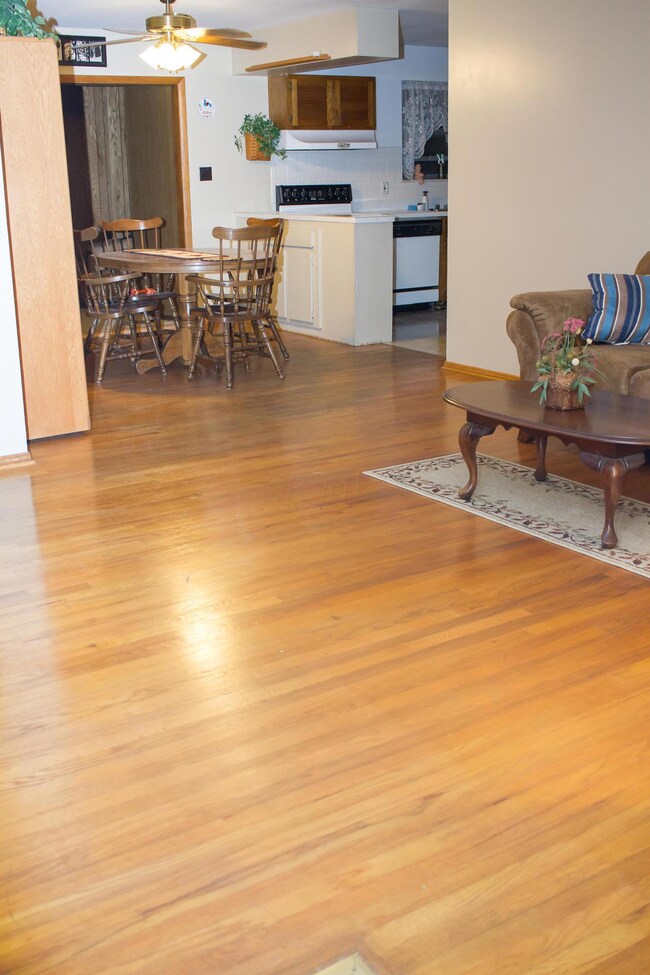 1455 Thurell Rd, Columbus, OH 43229 - photo 5