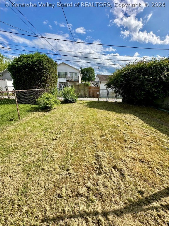 1311 Grosscup Ave, Dunbar, WV 25064 - photo 4