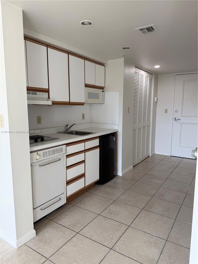 5717 SW 72nd St unit 5717, Miami, FL 33143 - photo 3