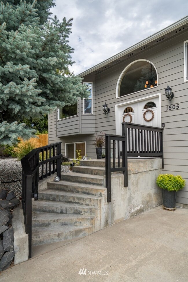 1505 Pershing St, Wenatchee, WA 98801 - photo 4