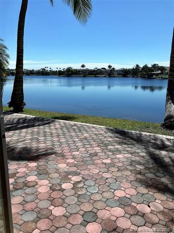 11132 NW 73rd St, Doral, FL 33178 - photo 7