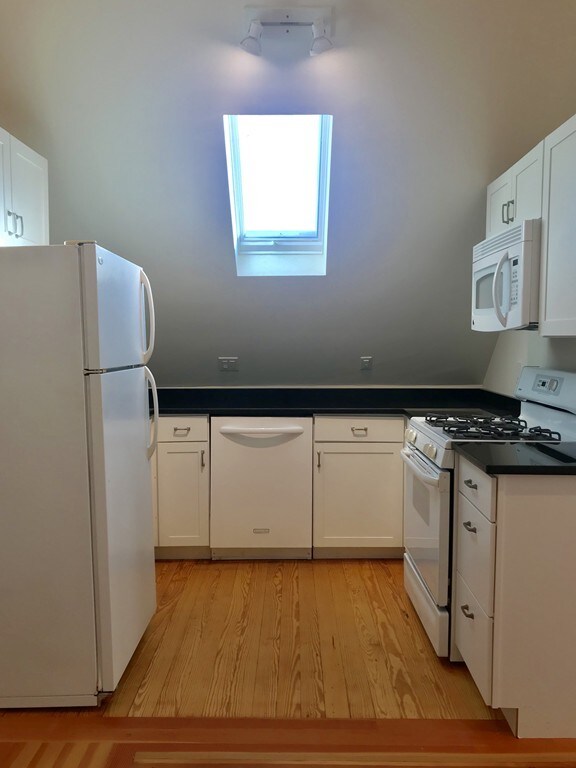 60-62 Warren Ave unit 3, Milton, MA 02186 - photo 2