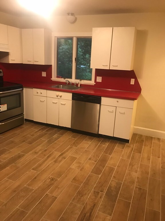 2 Buck St unit 2, Woburn, MA 01801 - photo 2