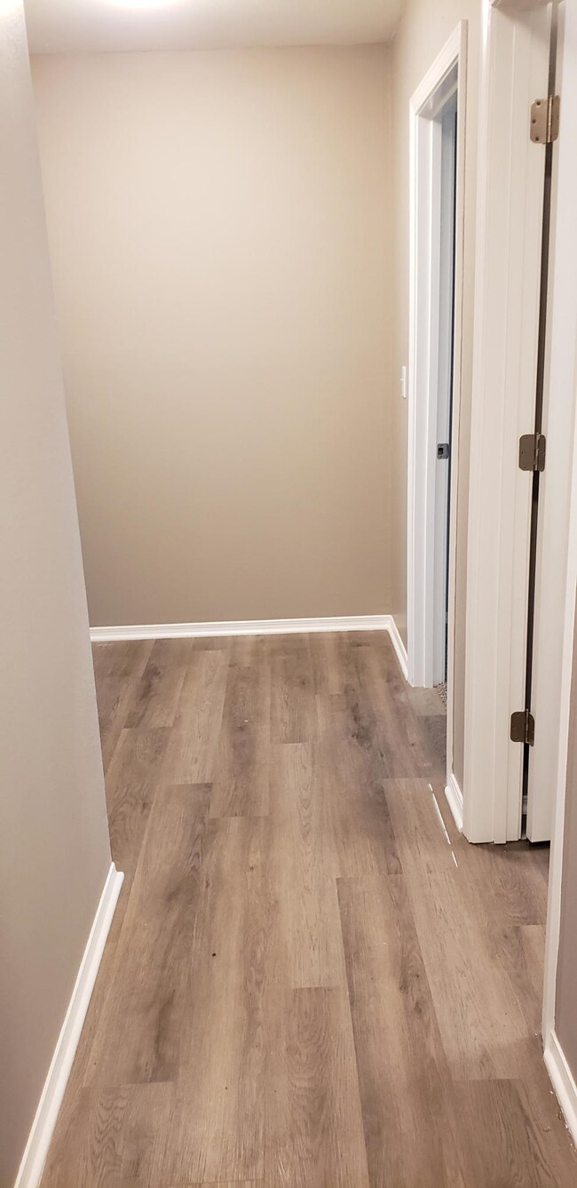 Hallway to the bedrooms