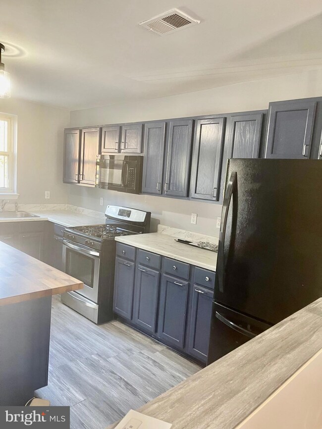 1032 N Broadway, Baltimore, MD 21205 - photo 4