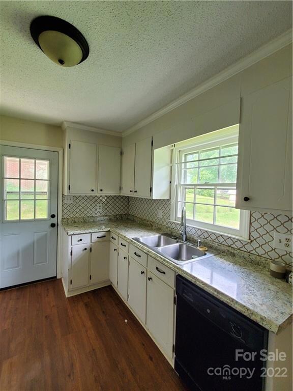 630 Colonial Dr, Statesville, NC 28625 - photo 6