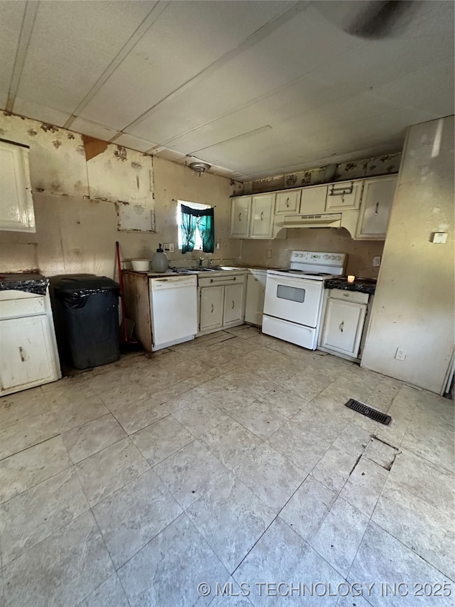 310 E Audd Ave, Checotah, OK 74426 - photo 7