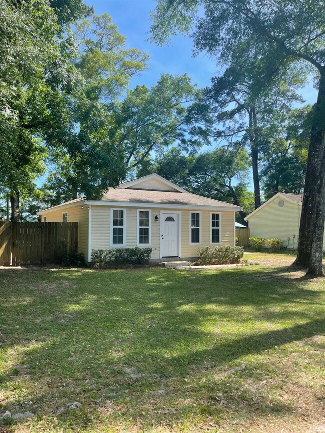 21 Summer Brooke Ln, Crawfordville, FL 32327 - photo 2