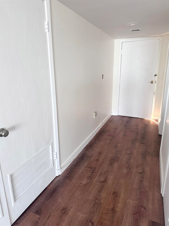 Waterford Plaza unit 407, Memphis, TN 38103 - photo 6