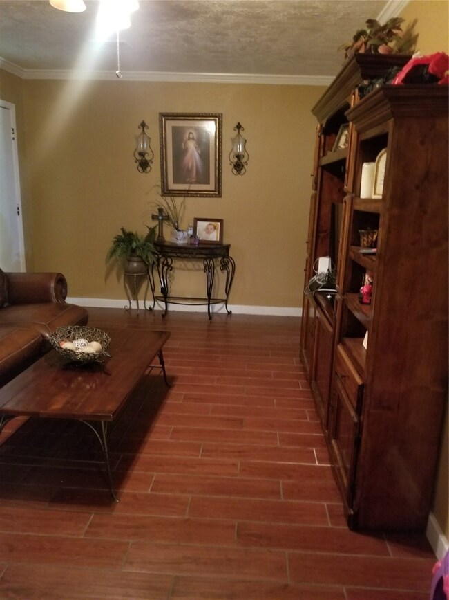 2215 Brea Crest St, Houston, TX 77093 - photo 7