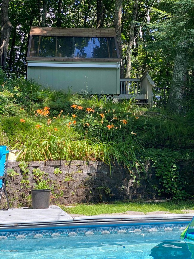 434 Emery Wheel Rd, Stroudsburg, PA 18360 - photo 6