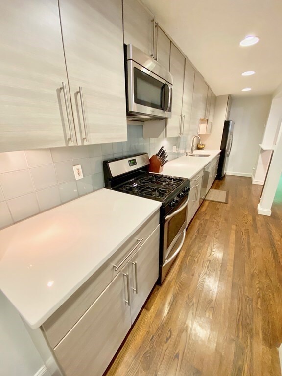 157 W Brookline St unit 1, Boston, MA 02118 - photo 2