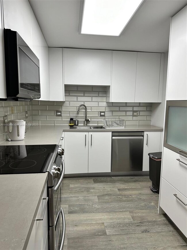 Maison Grande unit 623, Miami Beach, FL 33140 - photo 3