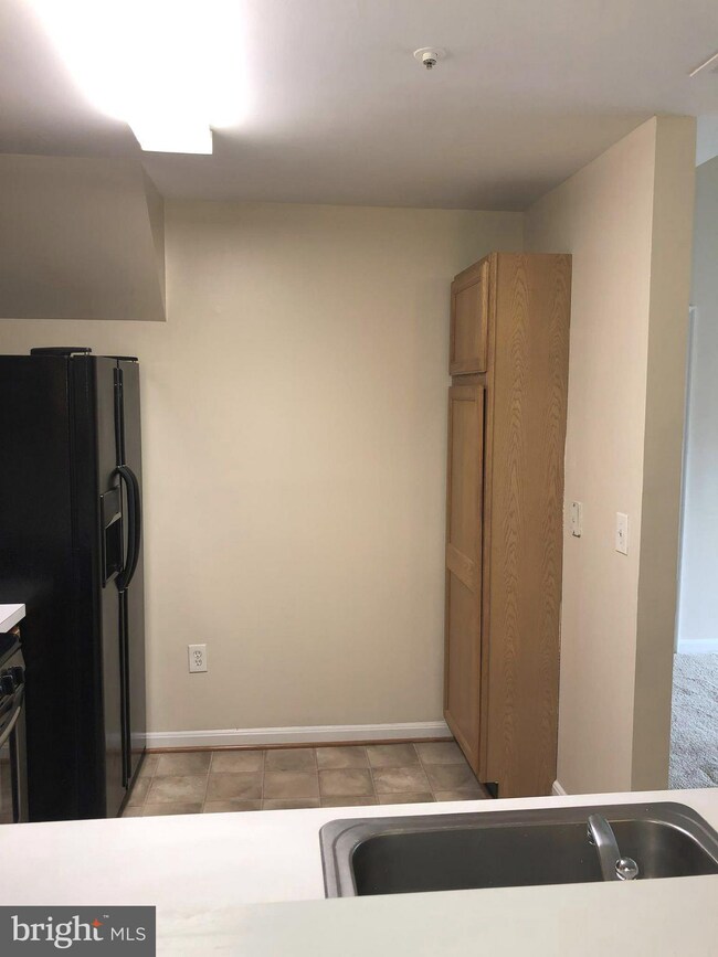 1061 Gardenview Loop unit 302, Woodbridge, VA 22191 - photo 7