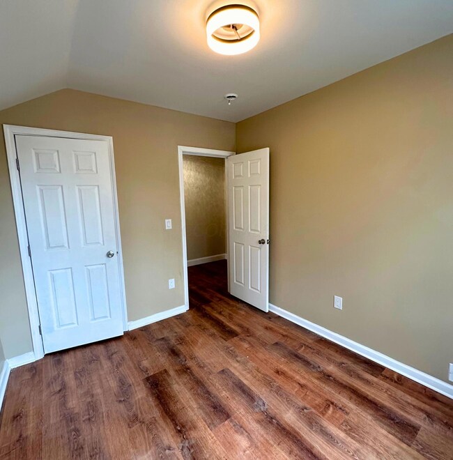 805 Berkeley Rd, Columbus, OH 43205 - photo 6