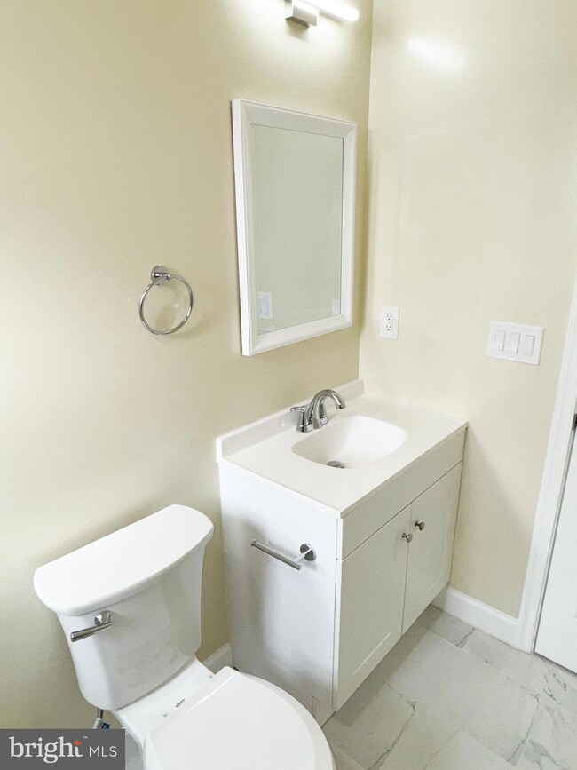 921 52nd St NE, Washington, DC 20019 - photo 5