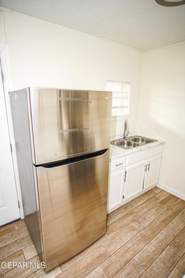 601 Lafayette Dr unit 4, El Paso, TX 79915 - photo 5