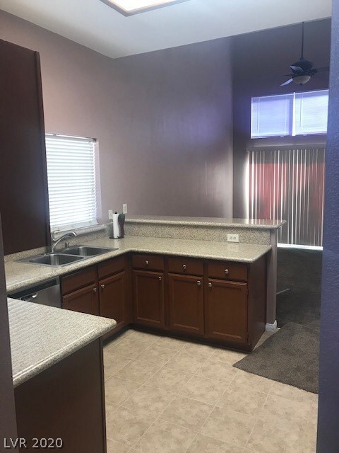 9725 Biscayne Ln, Las Vegas, NV 89117 - photo 5