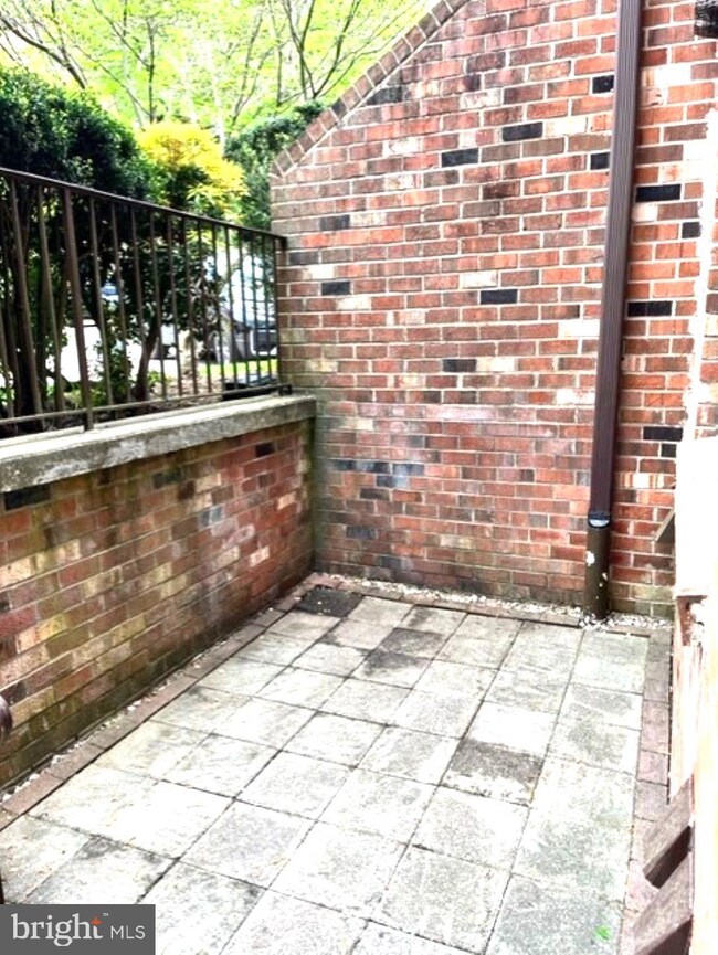 3840B Steppes Ct, Falls Church, VA 22041 - photo 4