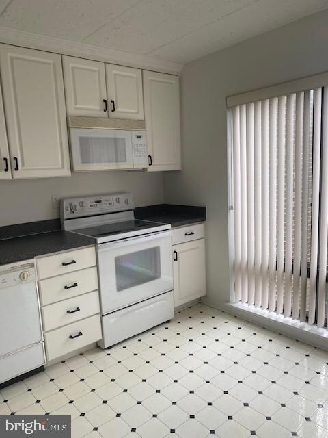 124 Roberts Ln unit 300, Alexandria, VA 22314 - photo 2