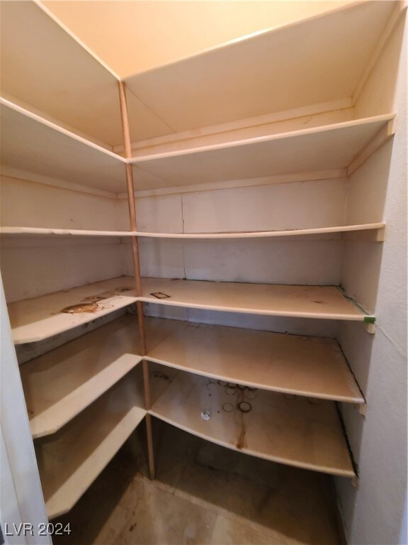 walk- in pantry!