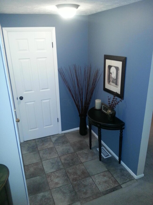 2842 Avati Dr unit C2, Columbus, OH 43207 - photo 2