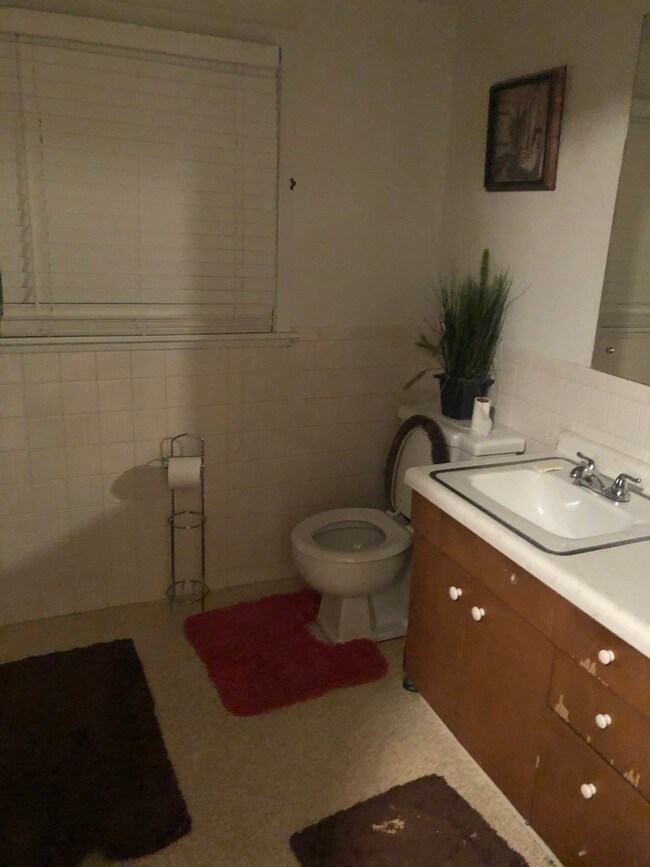 2518 Marshall Pkwy, Waukegan, IL 60085 - photo 2