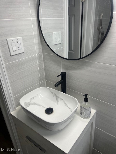 3787 Bainbridge Rd, Cleveland, OH 44118 - photo 6