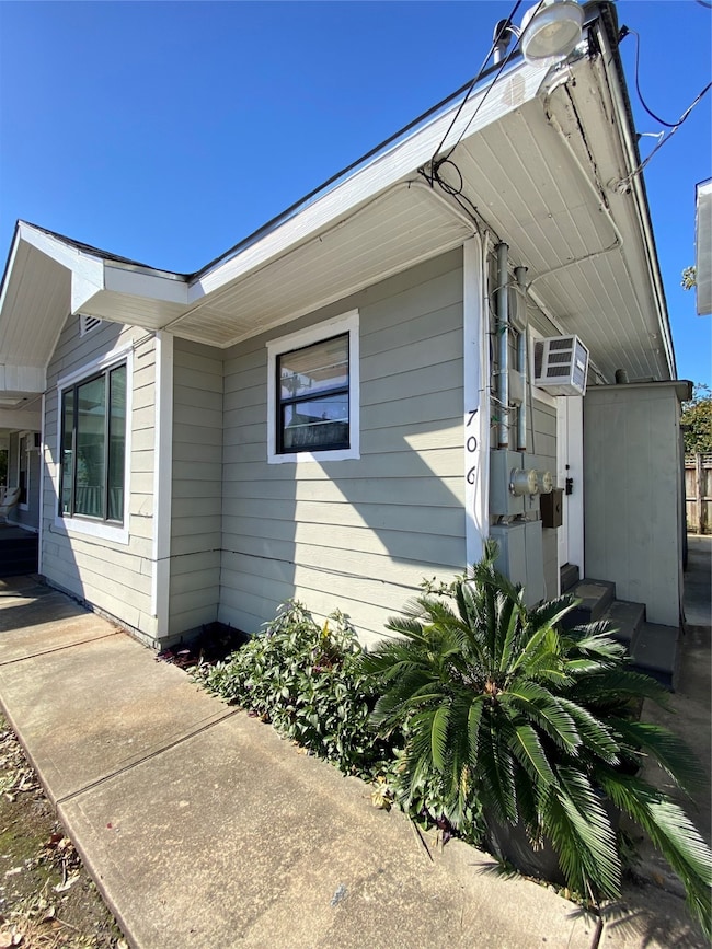 706 Dumble St, Houston, TX 77023 - photo 2