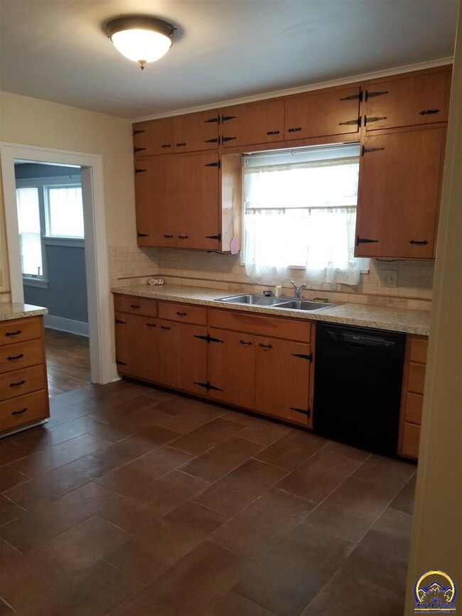 1237 SW High Ave, Topeka, KS 66604 - photo 7