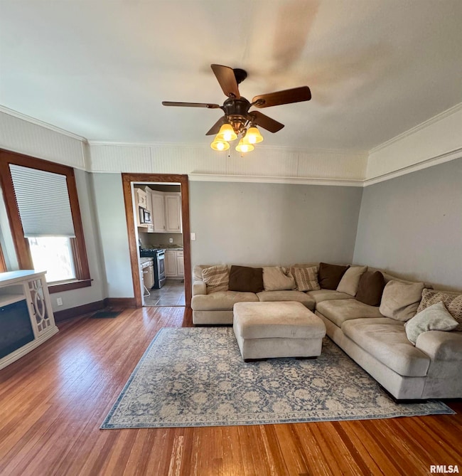 1022 Grand Ct, Davenport, IA 52803 - photo 6