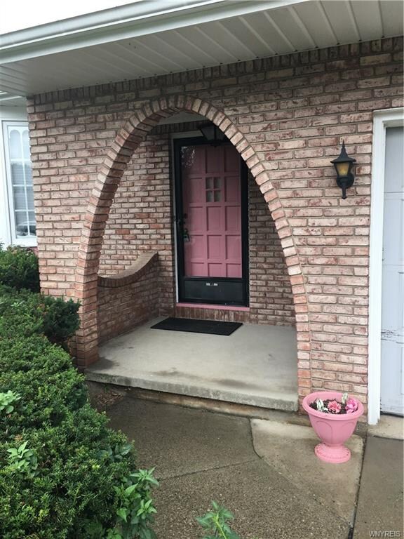Covered Front Door / Private Entrance