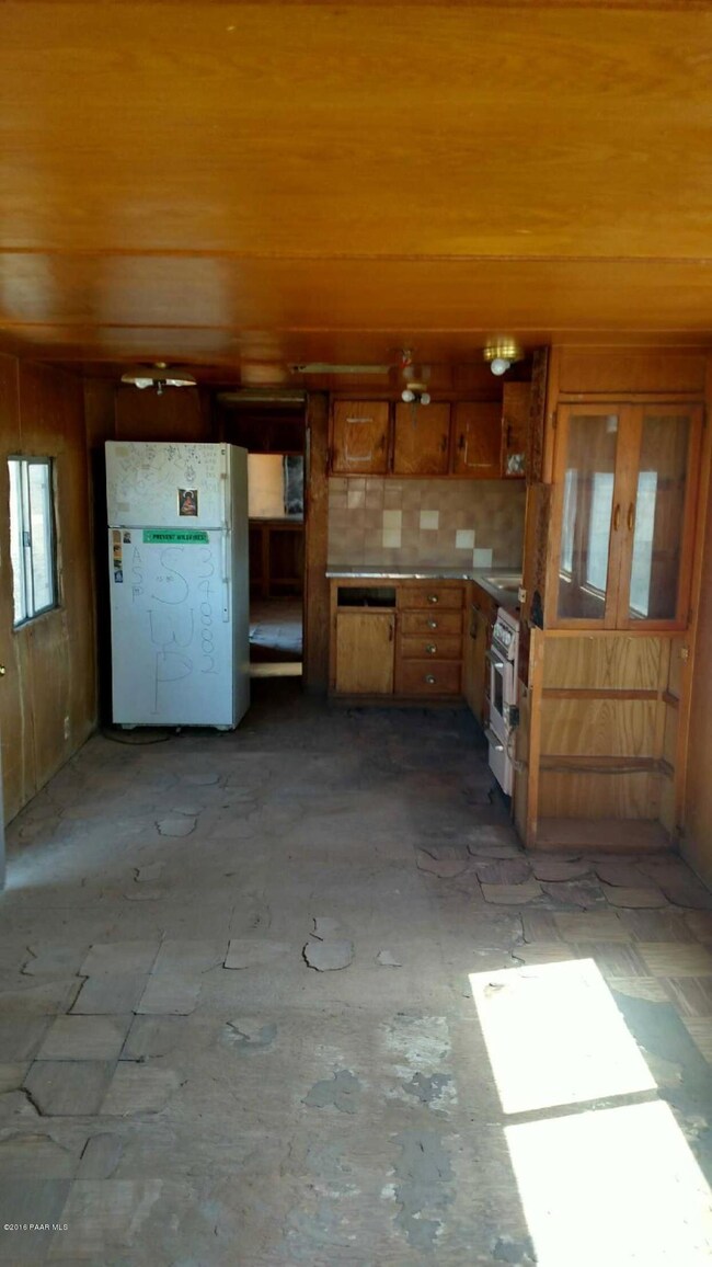 25480 N Mitchell Ln, Paulden, AZ 86334 - photo 2