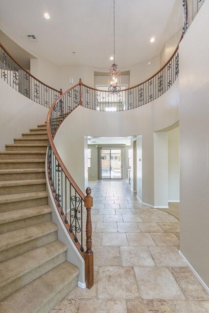 3) ELEGANT STAIRCASE