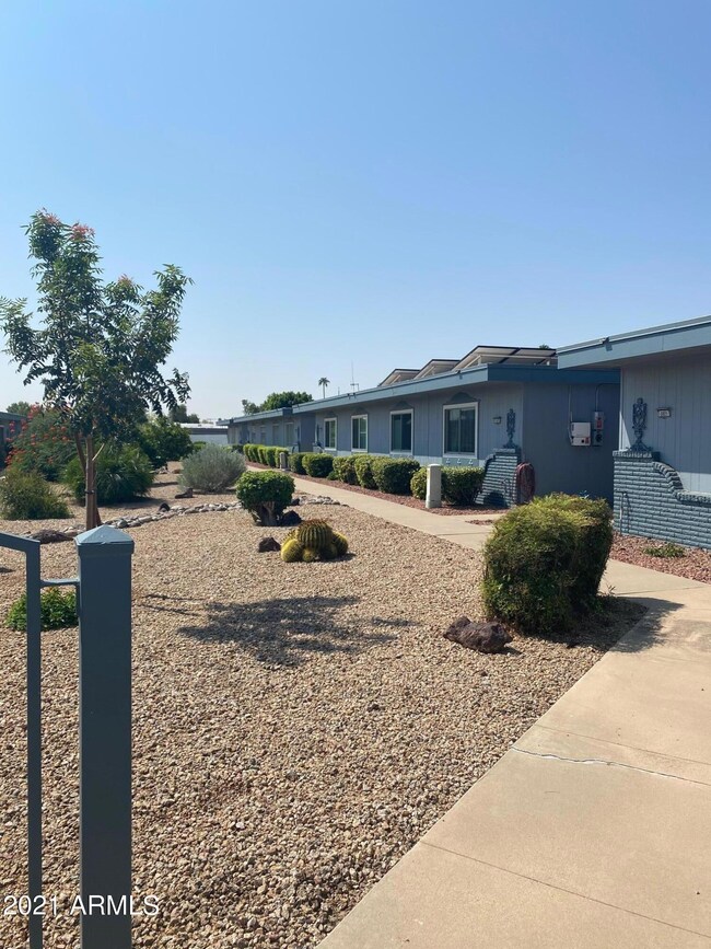 10889 W Buccaneer Dr unit 17J, Sun City, AZ 85351 - photo 4